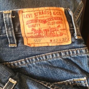 Levis